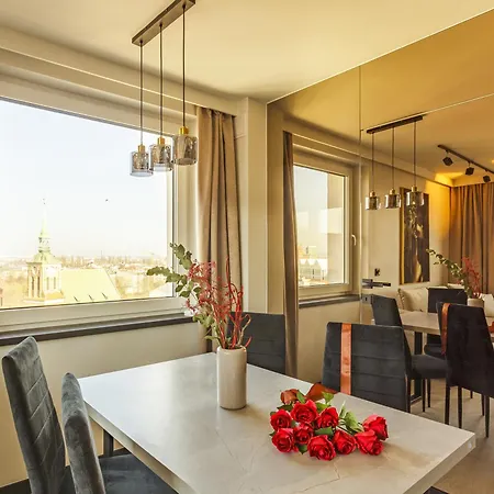 Long Gardens Panorama Old Town Premium Apartment *